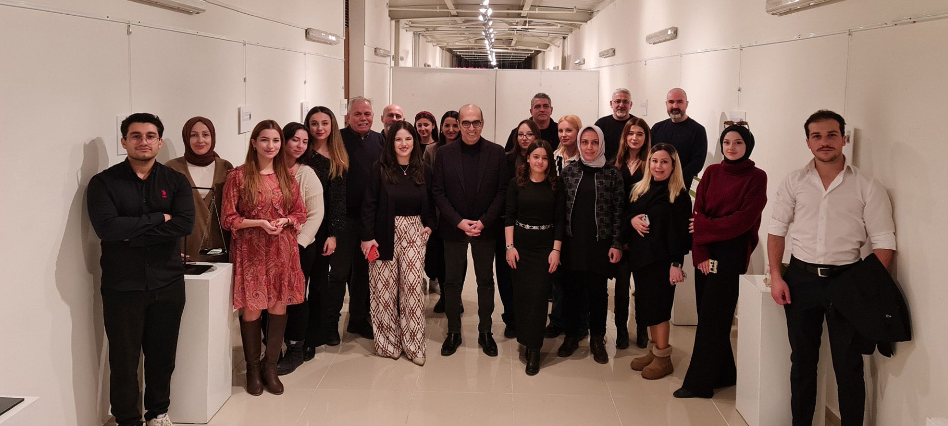 Arş. Gör. Dr. Merve Mehtap Bulut’un “Deneysel Sanat Tasarım ve Biçimlendirme” dersi öğrencilerinden “Deneysel Alanlar Kavramsal Düşünceler” Sergisi