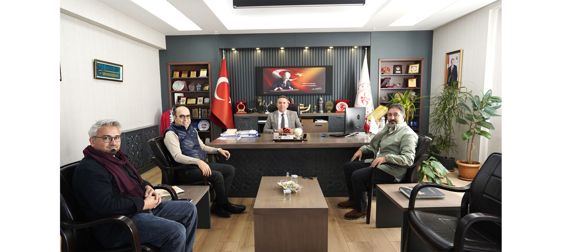 Fakültemiz Dekanı Prof. Erol Yıldır Kastamonu Gençlik ve Spor İl Müdürüne Ziyarette Bulundu
