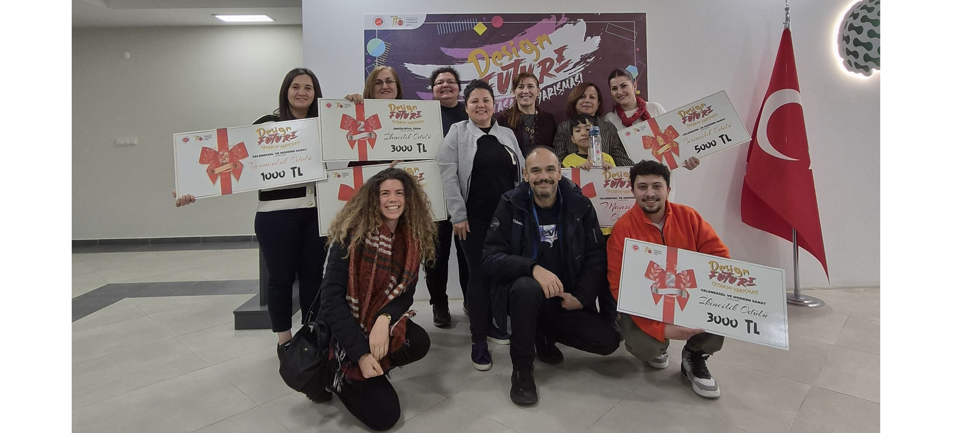 Seramik ve Cam Bölümü Öğrencilerimizin “Design Future” Tasarım Yarışmasındaki Büyük Başarısı